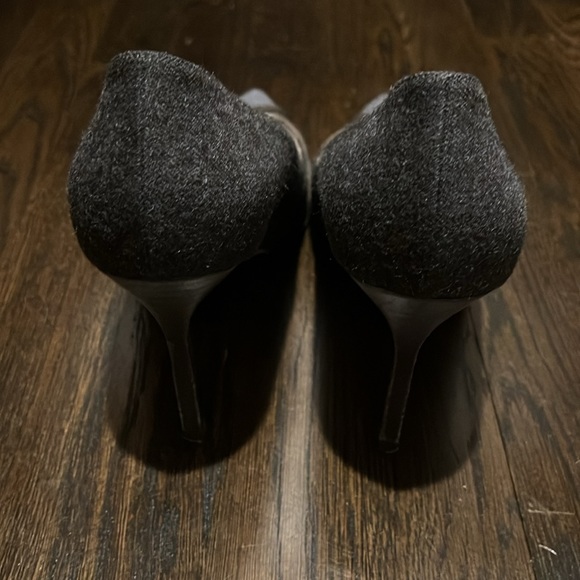 Flannel grey Manolo Blahnik with blue snakeskin toes - Picture 3 of 7